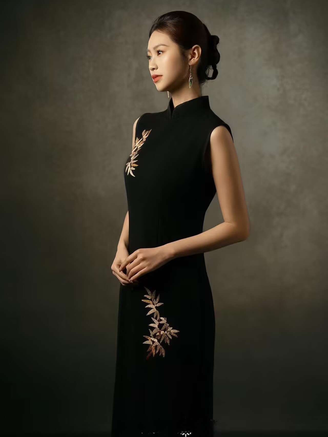 Traje Artístico Estilo Chinês  - Portrait Photography With Lighting avaliação e preço